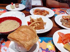 -四海一家自助餐(益田假日广场店)