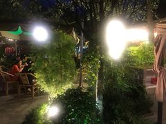 -茅草房·河畔园林火锅