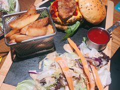 鹅肝樱桃酱手工牛肉汉堡-IFIF 如果花園(宽厚里店)