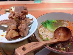 -百春原湖南牛肉粉(百联世纪店)