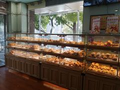 面包甜点陈列柜-新侨三宝乐面包店(崇文门店)
