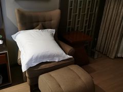 -武汉光谷广场杨家湾地铁站怡程酒店