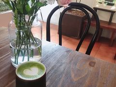 -彳亍咖啡·这里(水湾路店)