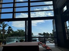 -亚龙湾喜来登·美景台大堂吧