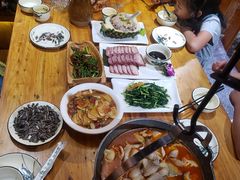 -老滇山寨•云南特色菜•地方菜•民族风情歌舞表演(金碧店)