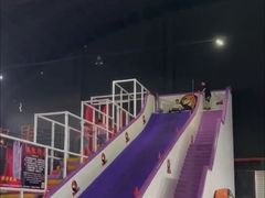 -嘿哟动霸CHUA·新潮玩运动娱乐中心·蹦床滑冰团建乐园