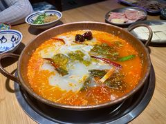-洱火云南酸菜牛肉火锅(石景山当代商城店)
