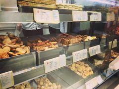 面包甜点陈列柜-上海哈尔滨食品厂(淮海中路店)