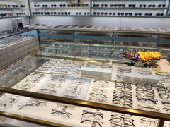 -潘多拉眼镜·蔡司依视路明月(潘家园店)