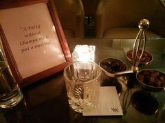 -LONG BAR 廊吧(外滩华尔道夫酒店)