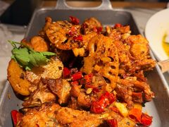 馋嘴香锅牛蛙-佬肥猫(国华广场店)