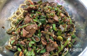 Garlic and Chili Stir-fried Pig Liver
