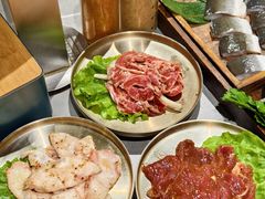 -围炉肉舍•炭烤活鳗•丹东海鲜烤肉(步行街店)