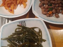 蒜香海带丝-唯成•韩国炭火烤肉 유성고기