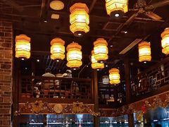 -帅巴人舅母子腊蹄民俗村