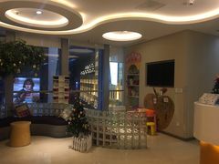 -瑞尔齿科(南京东路名人诊所)