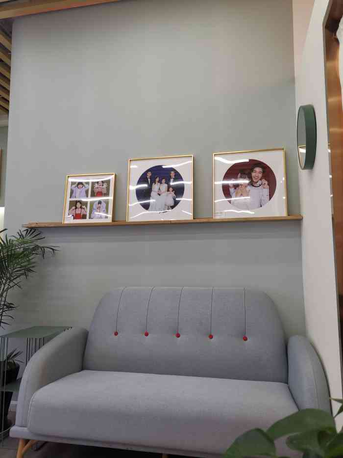 弥生摄馆(万达广场店)-"环境好服务优 整体很棒 化妆师摄影师前.