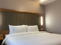 -全季酒店(上海火车站天目西路店)