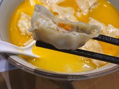 金汤黄鱼馄饨-蟹黄鱼·深夜面馆(巨鹿路店)