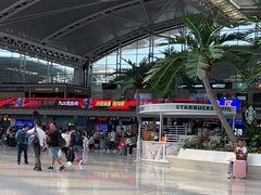 -星巴克(广州南站A18检票口楼上)