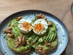 牛油果煮蛋吐司-RAC BAR(安福路店)