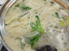 -亿富盛餐饮旋转小火锅(乐客城店)