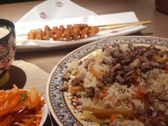 新疆焖锅羊肉抓饭-耶里夏丽·新疆菜·28年喀什老馆(田林东路店)