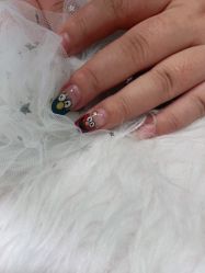 -吉吉靓甲美睫