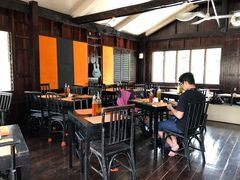 -Trattoria Altrove