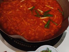 -毛辣果·贵州红酸汤牛肉火锅(西单店)