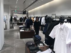-URBAN REVIVO(高德置地广场·春广场店)