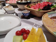-红鼎豆捞·非遗鲍皇汤火锅(宝丰路店)