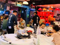 大堂-鲜入围煮花胶鸡海鲜火锅