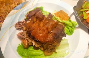 Golden Roast Pork Shank