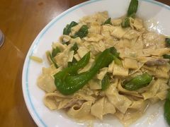 -鹤乡东北菜(崮山路店)