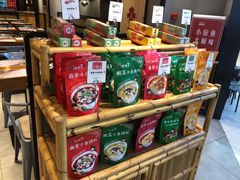 零售区-渝是乎川渝小炒(新世界百货望京店)