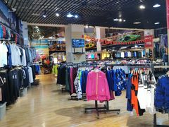 -52camp户外休闲房车装备(北三环路一段店)