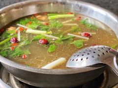 -周老三跷脚牛肉·全牛火锅(非遗传承店)