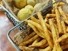 -BHC炸鸡(明洞总店)