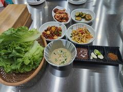 -牛信亭韩国料理·炭火烤肉(紫藤路店)