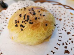 酥皮烤包子-董小西的凉皮和椒麻鸡(三元桥店)