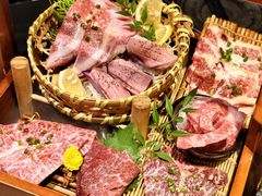-山川小町·极番烧肉(新地假日广场店)