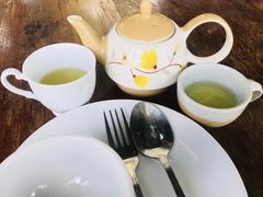 -Chom Cafe and Restaurant