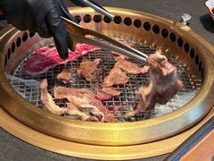 -铭牛烧肉·和牛海鲜自助(高新月牙湖店)