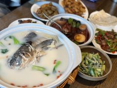 -泉畔人家·老济南经典鲁菜(大明湖店)