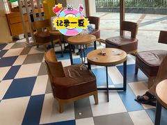 -85度C(生甜甜圈研究工坊·上海平凉店)
