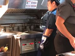 -麦当劳(南京路2店)