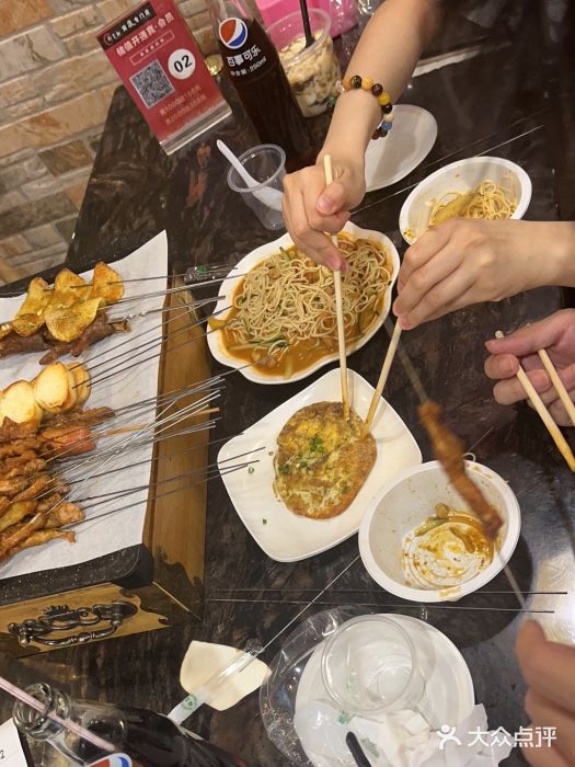 郑贵初烧烤·烤凤爪的发明者(王家湾店)图片