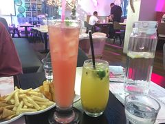 -樱花里音乐餐吧·牛扒椰子鸡(东圃店)