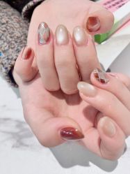 -丽心自助美甲美睫